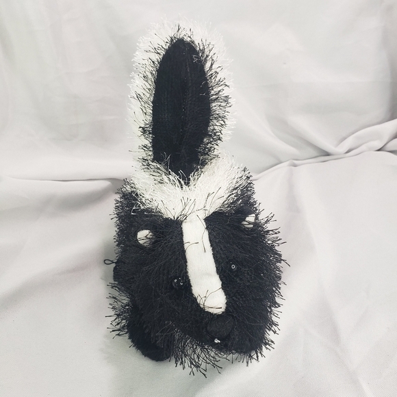 Ganz Webkinz Skunk Fuzzy Plush Stuffed Toy 9 Inch HM213 No Code - Picture 2 of 8